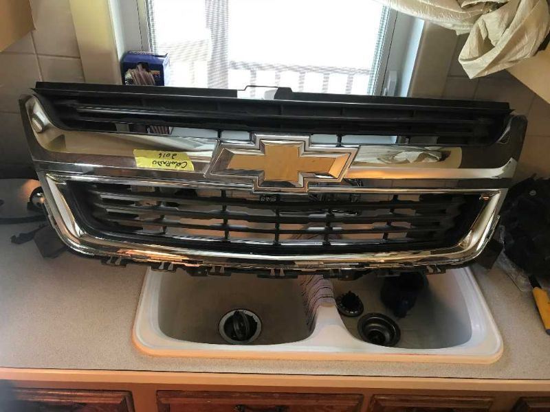 Parrilla usada original (OEM) Chevrolet Colorado 2015-2020