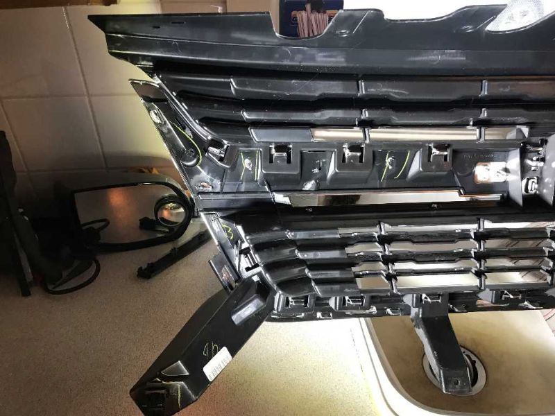 Parrilla usada original (OEM) Chevrolet Colorado 2015-2020