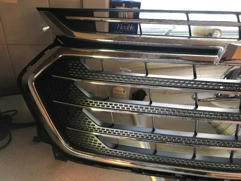 Grille used genuine OEM Chevrolet Traverse 2018-2021