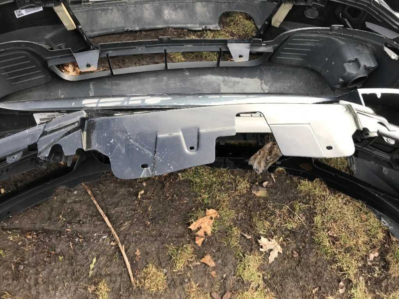 Defensa (parachoques) delantera usada original (OEM) Jaguar XF 2009-2011