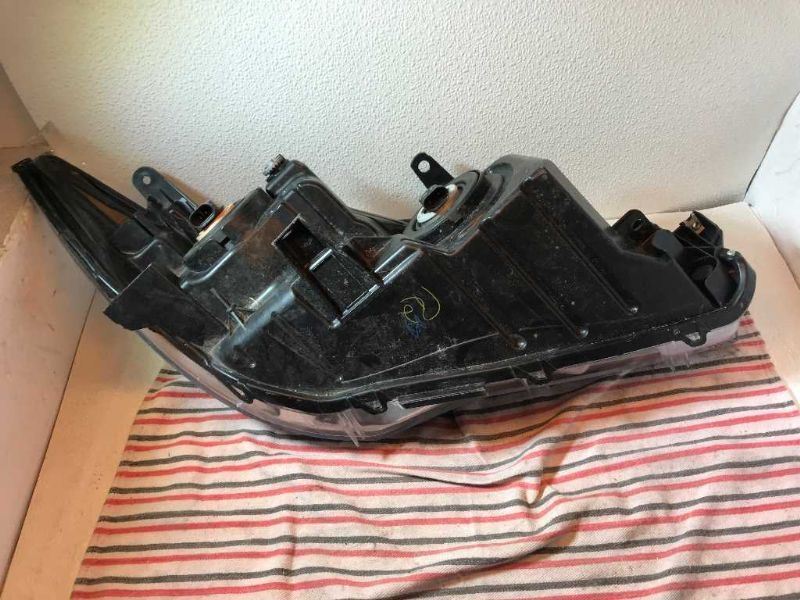 Headlamp Assembly used genuine OEM Toyota Camry 2015-2017