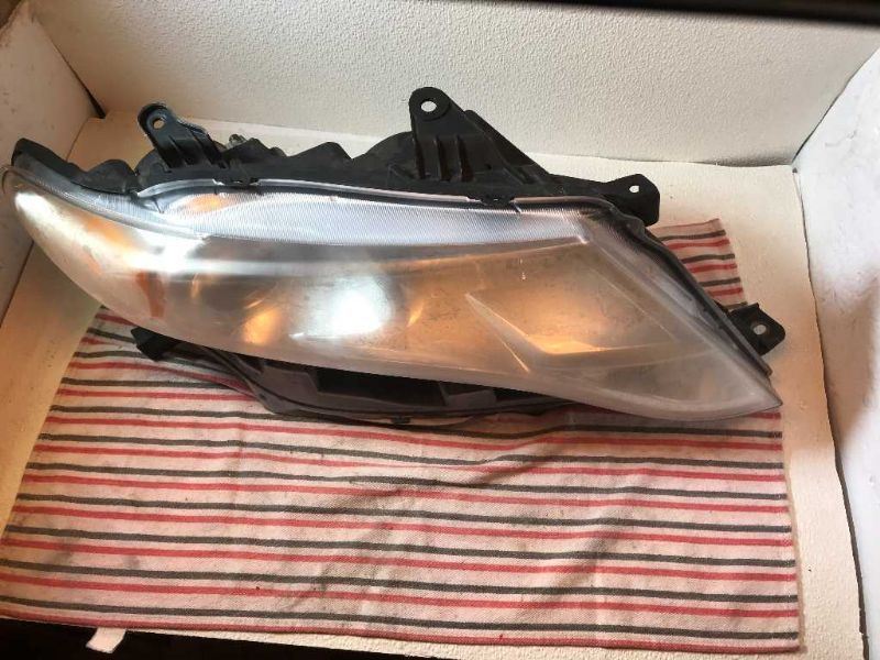 Right headlamp assembly composite used genuine OEM Toyota Venza 2009-2016