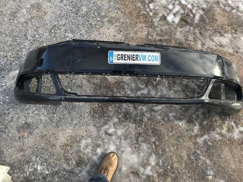 Defensa (parachoques) delantera usada original (OEM) Volkswagen Jetta 2011-2014