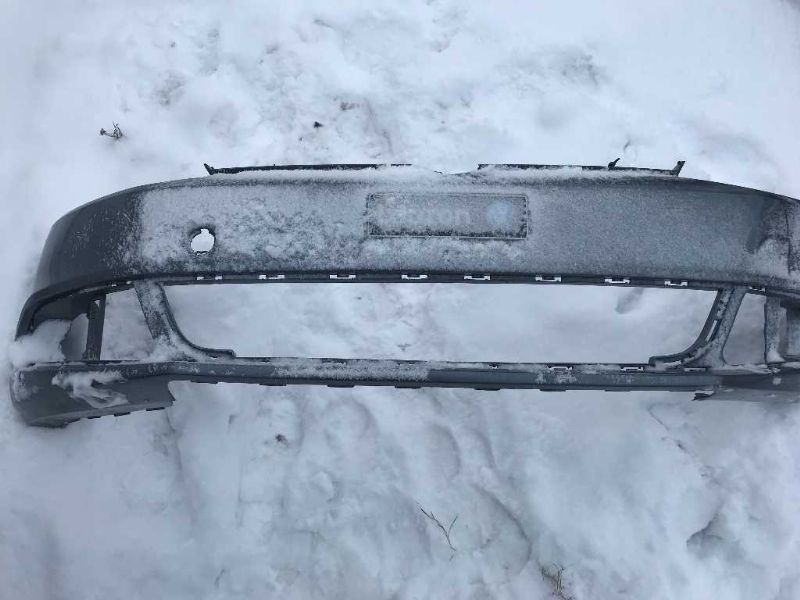 Defensa (parachoques) delantera usada original (OEM) Volkswagen Jetta 2011-2014