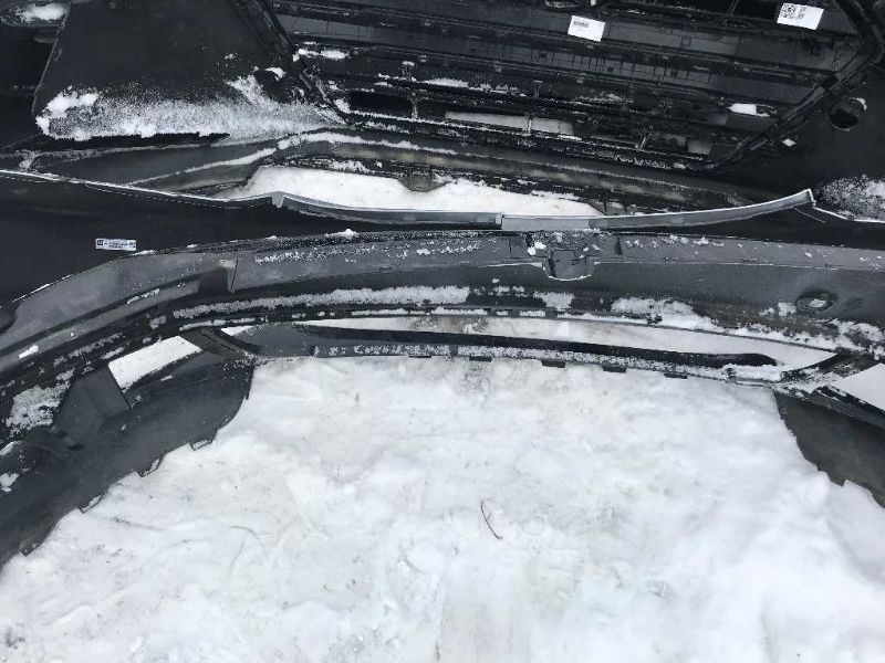 Defensa (parachoques) delantera usada original (OEM) Volkswagen Jetta 2011-2014