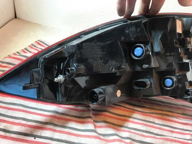 Right taillamp assembly outer used genuine OEM Porsche Cayenne 2015-2018