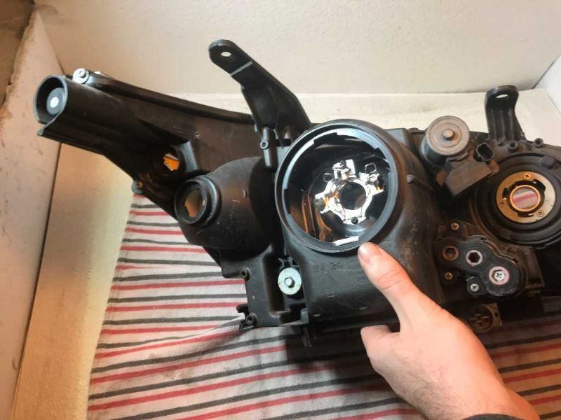 Left headlamp lens/housing used genuine OEM Lexus ES350 2012