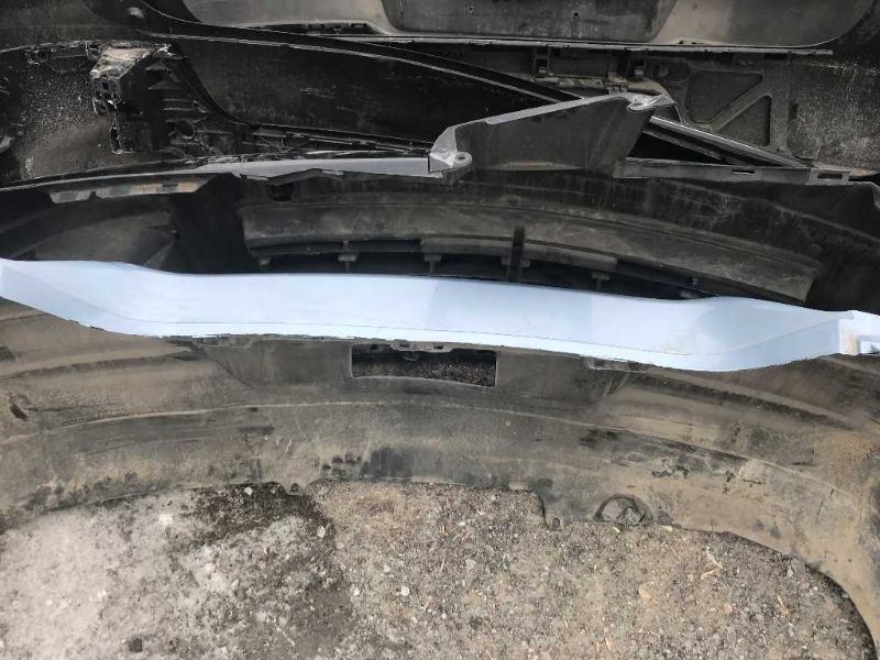 Defensa (parachoques) trasera usada original (OEM) Nissan Versa 2007-2012