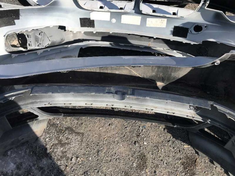 Defensa (parachoques) delantera usada original (OEM) Volkswagen Jetta 2011-2014