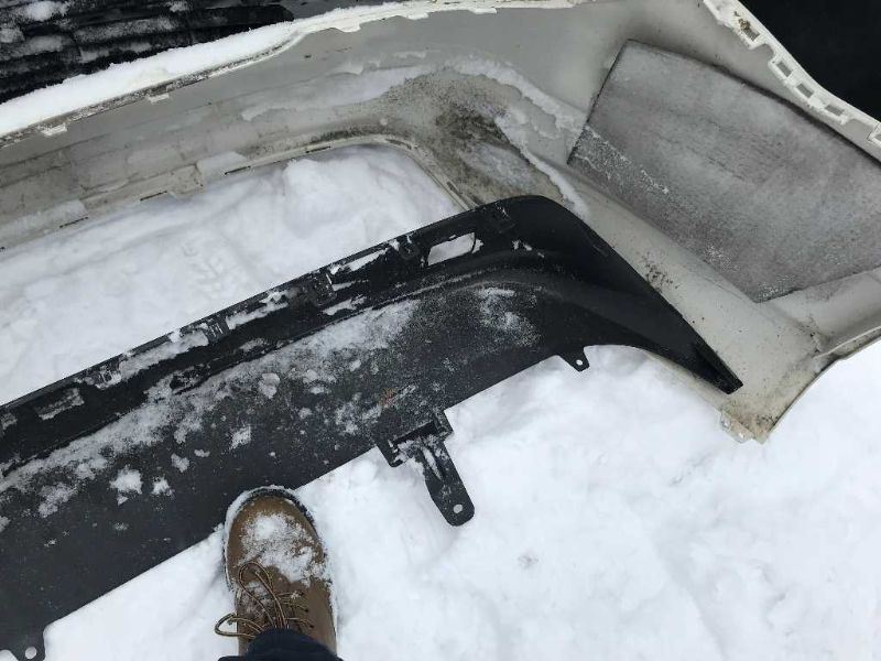 Defensa (parachoques) trasera usada original (OEM) Toyota Prius 2016-2018