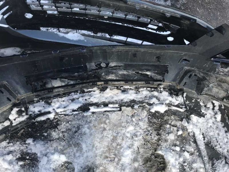 Defensa (parachoques) delantera usada original (OEM) Cadillac SRX 2010-2012