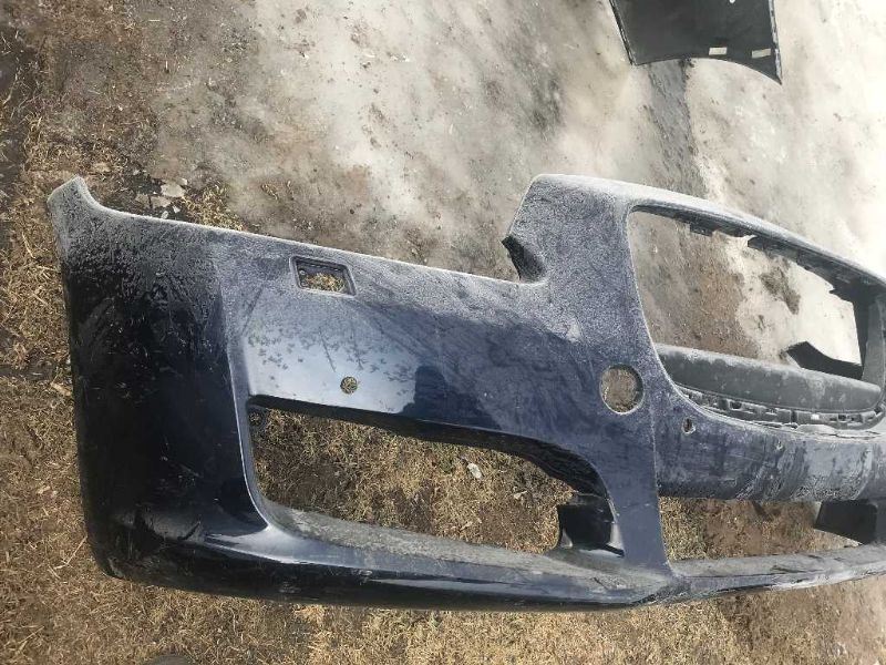 Defensa (parachoques) delantera usada original (OEM) Jaguar XJ 2011-2015