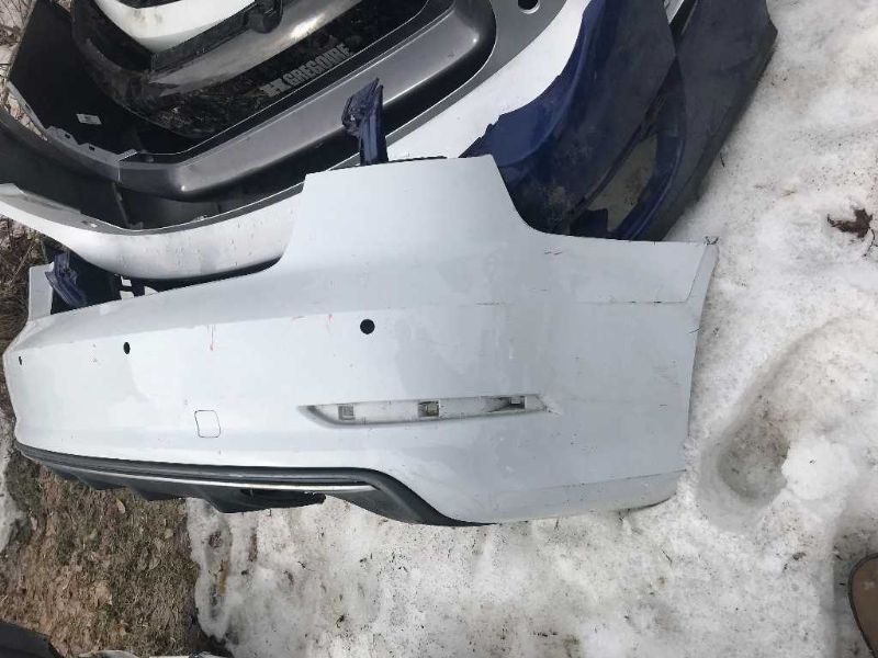 Defensa (parachoques) trasera usada original (OEM) Audi A3 2015-2016