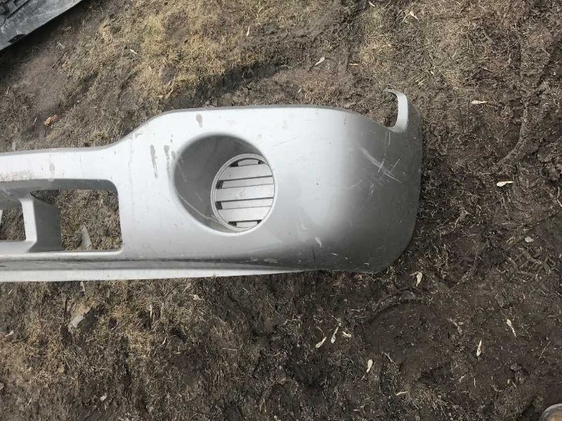 Defensa (parachoques) delantera usada original (OEM) GMC Sierra 1500 2001-2006