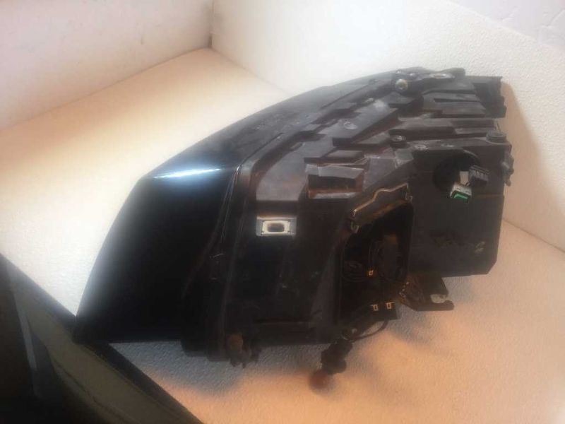 Right headlamp bracket used genuine OEM Audi Q5 2009-2012