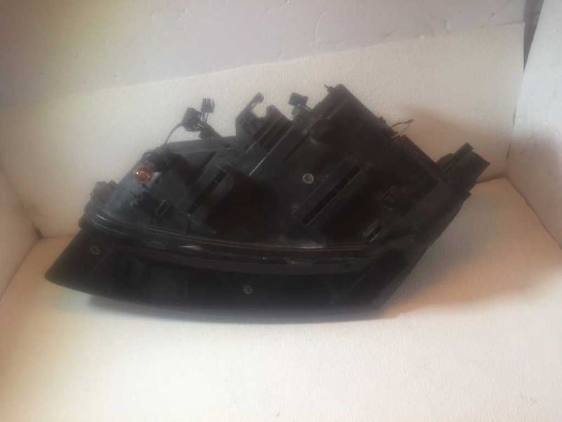 Right headlamp bracket used genuine OEM Audi Q5 2009-2012