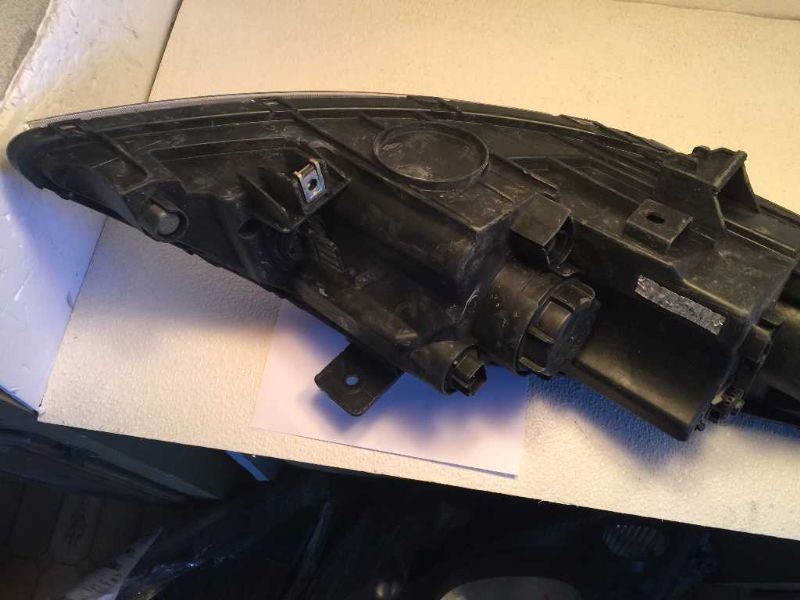 Left headlamp assembly composite used genuine OEM KIA Sportage 2011-2012