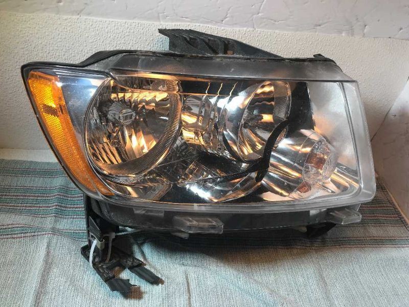 Faro derecho usado original (OEM) Jeep Compass 2011-2013