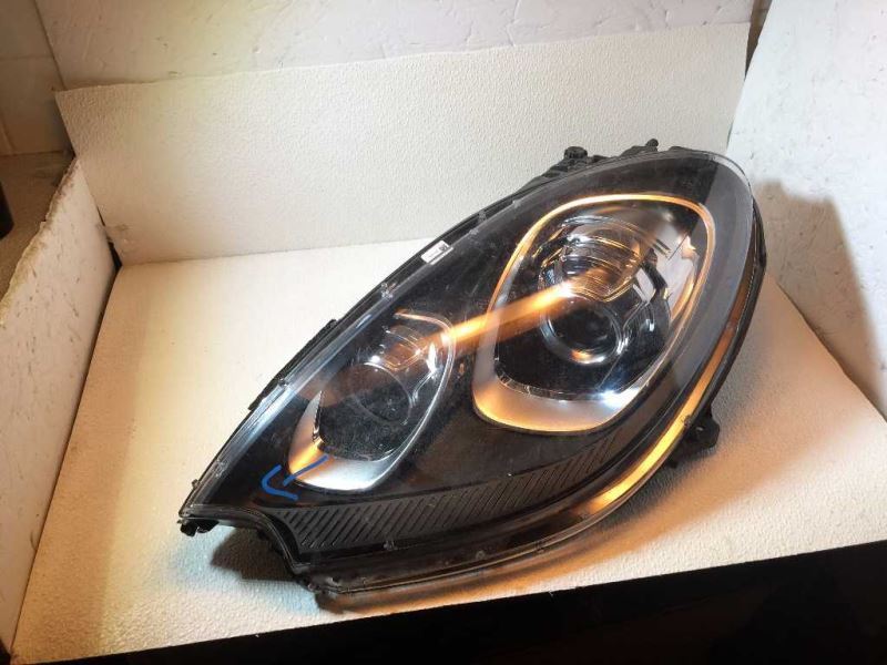 Headlamp Assembly used genuine OEM Porsche Macan 2015-2018