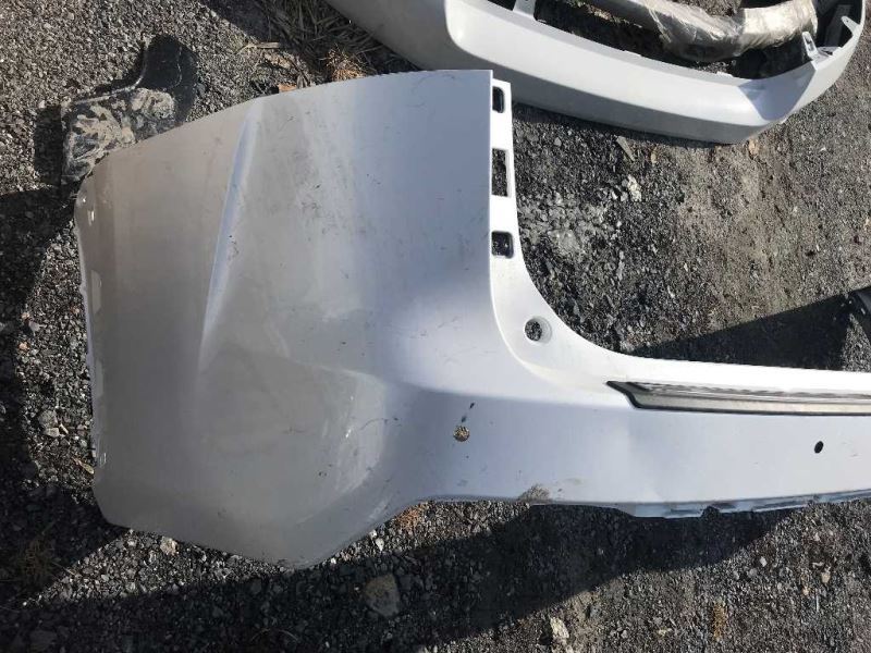 Defensa (parachoques) trasera usada original (OEM) Lexus Lexus NX200T 2015-2017