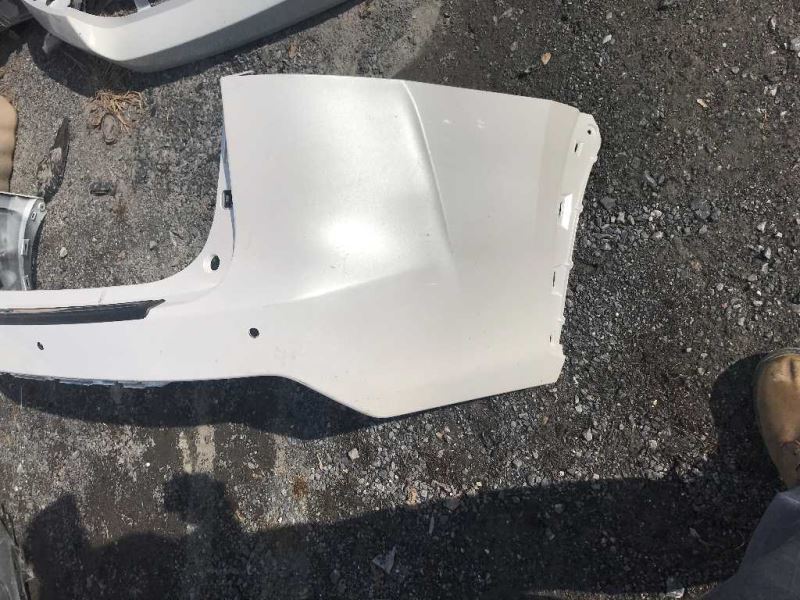 Defensa (parachoques) trasera usada original (OEM) Lexus Lexus NX200T 2015-2017
