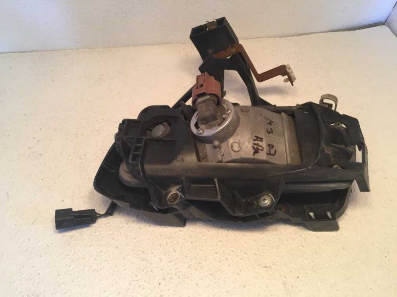 Right fog lamp assembly used genuine OEM Mazda 3 2007-2009