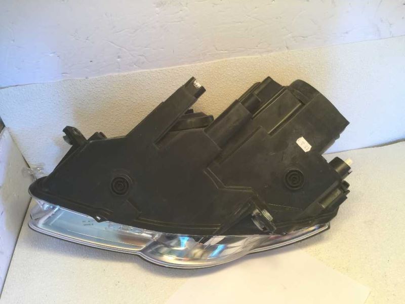 Right headlamp assembly composite used genuine OEM Volkswagen Passat 2006-2010