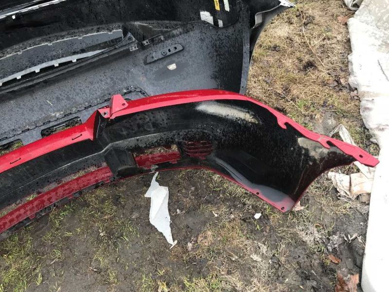 Defensa (parachoques) delantera usada original (OEM) Dodge Avenger 2008-2010