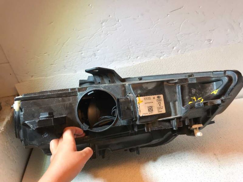 Left headlamp assembly composite used genuine OEM Audi A3 2015-2016