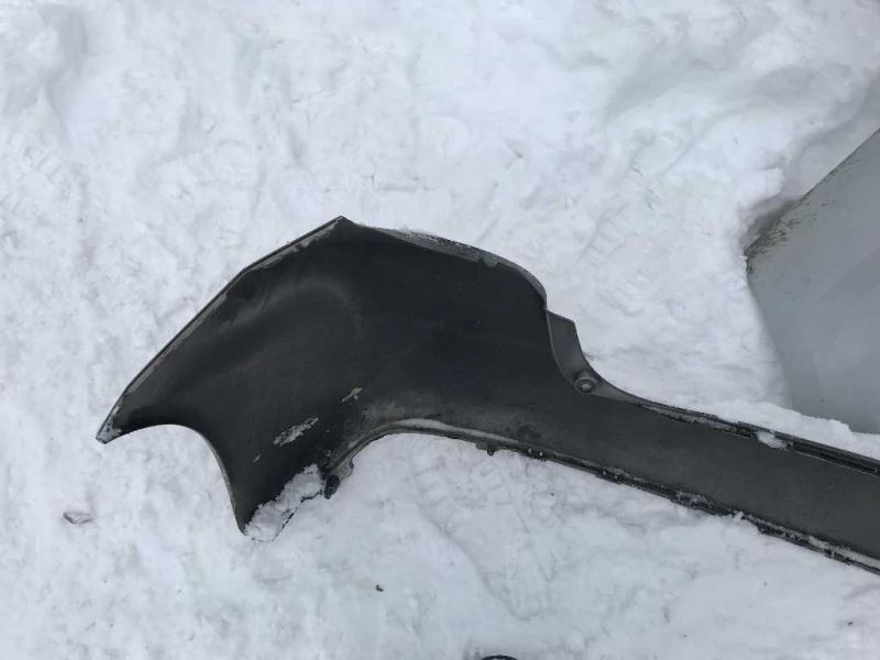 Defensa (parachoques) trasera usada original (OEM) Toyota Yaris 2015-2017