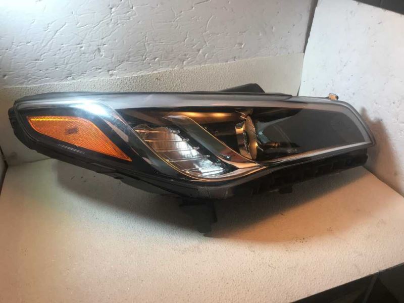 Right headlamp assembly composite used genuine OEM Hyundai Sonata 2015-2017