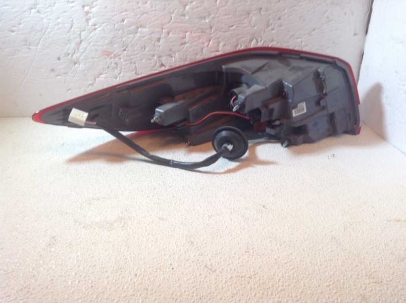 Right taillamp assembly outer used genuine OEM Hyundai Elantra 2017-2018