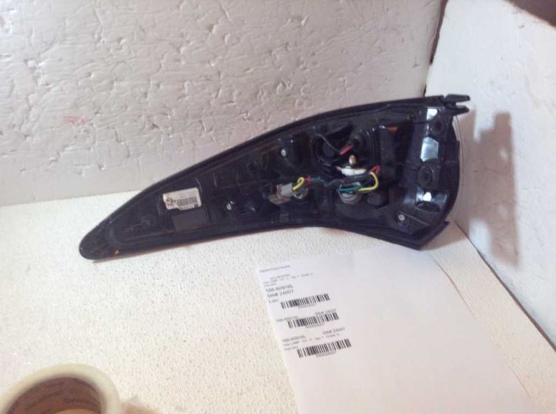 Left taillamp assembly outer used genuine OEM Nissan Murano 2015-2018