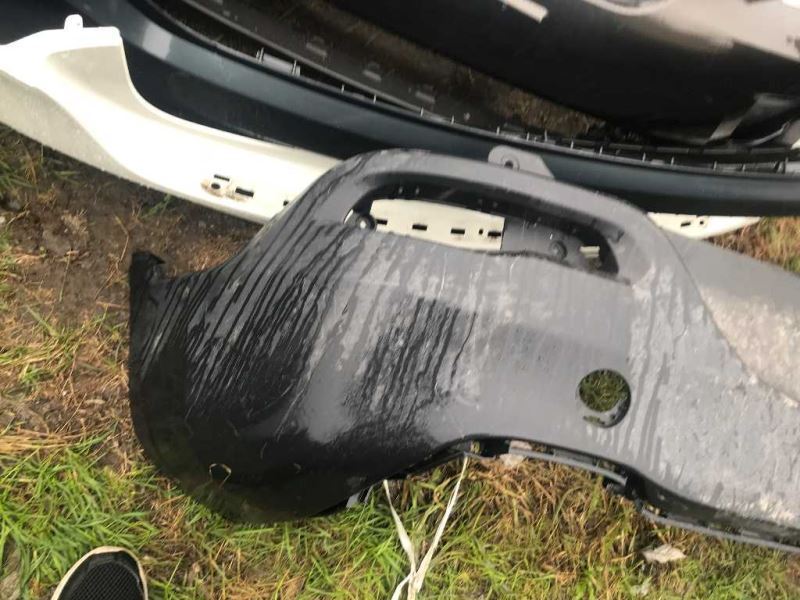 Defensa (parachoques) trasera usada original (OEM) Jeep Cherokee 2014-2018