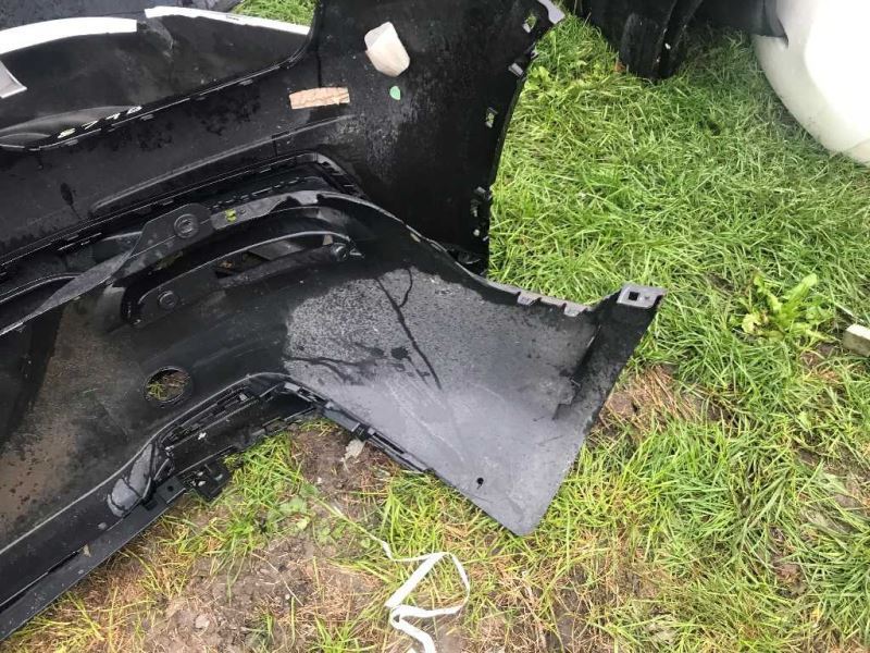 Defensa (parachoques) trasera usada original (OEM) Jeep Cherokee 2014-2018