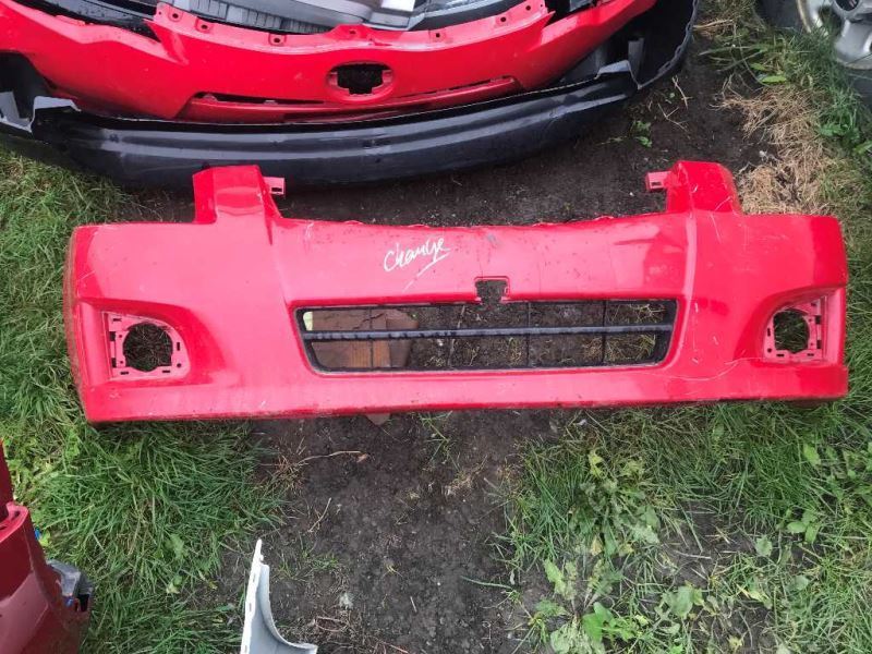 Defensa (parachoques) delantera usada original (OEM) Nissan Sentra 2010-2012