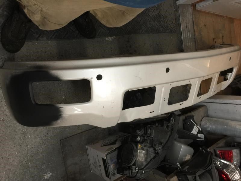 Soporte de defensa delantero derecho usado original (OEM) Chevrolet Silverado 1500 2014-2015