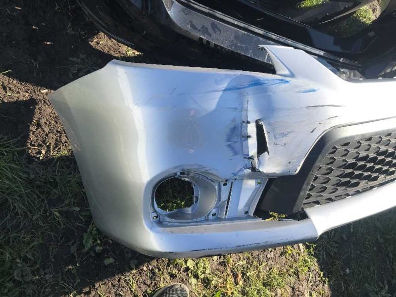 Defensa (parachoques) delantera usada original (OEM) Toyota Matrix 2011-2014
