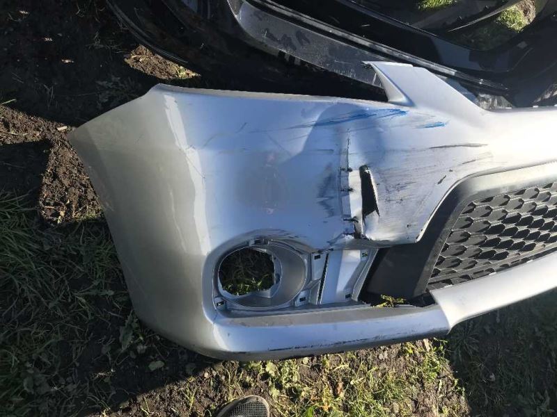 Defensa (parachoques) delantera usada original (OEM) Toyota Matrix 2011-2014