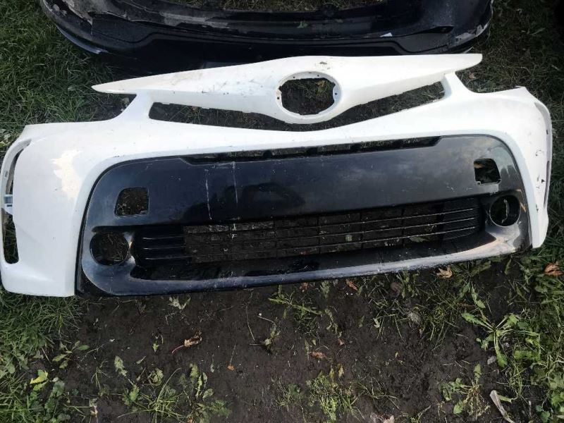 Defensa (parachoques) delantera usada original (OEM) Toyota Prius 2012-2015