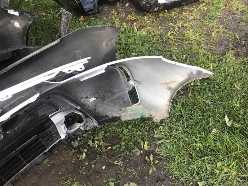 Defensa (parachoques) delantera usada original (OEM) Toyota Prius 2012-2015