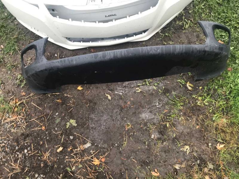 Defensa (parachoques) delantera usada original (OEM) Jeep Cherokee 2014-2018