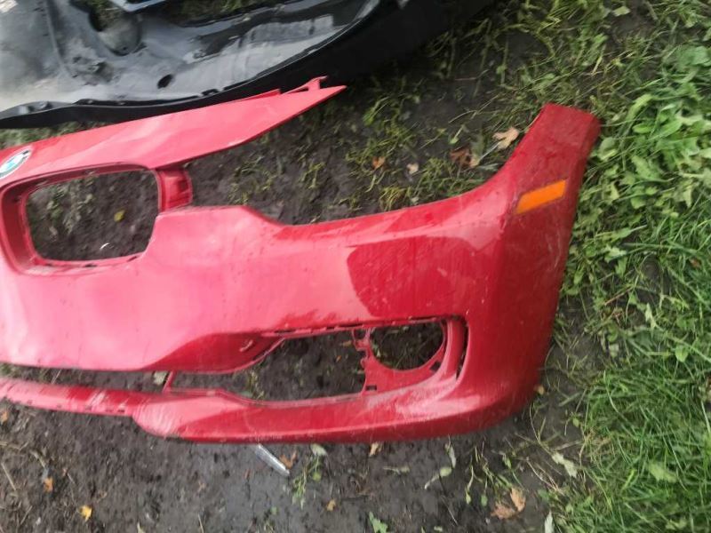 Defensa (parachoques) delantera usada original (OEM) BMW 328I 2012-2015