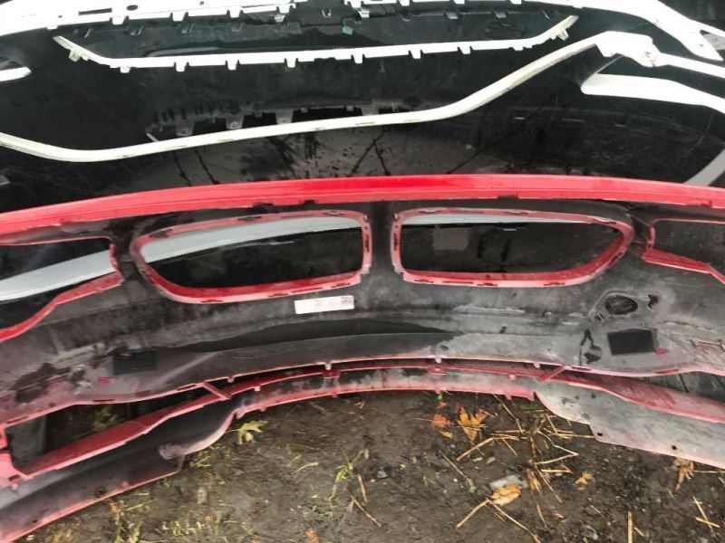 Defensa (parachoques) delantera usada original (OEM) BMW 328I 2012-2015