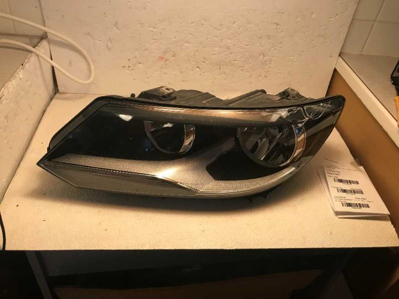 Faro izquierdo usado original (OEM) Volkswagen Tiguan 2012-2017
