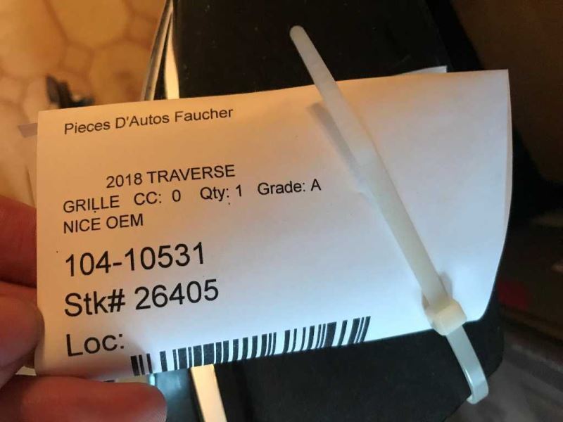 Parrilla usada original (OEM) Chevrolet Traverse 2018-2021