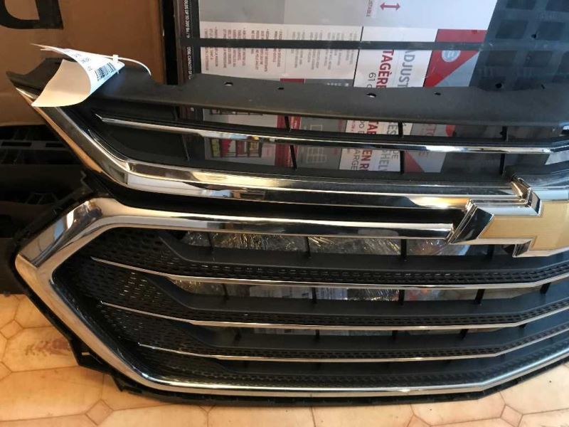 Parrilla usada original (OEM) Chevrolet Traverse 2018-2021