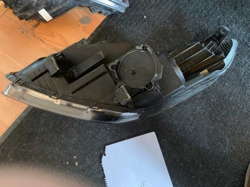 Headlamp Assembly used genuine OEM KIA Rondo 2014-2017