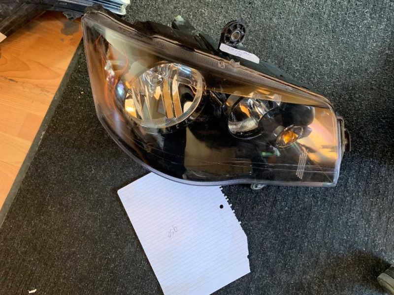 Faro derecho usado original (OEM) Dodge Grand Caravan 2011-2020