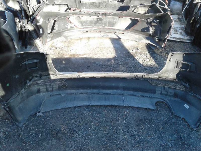 Defensa (parachoques) trasera usada original (OEM) Buick Envision 2016-2018